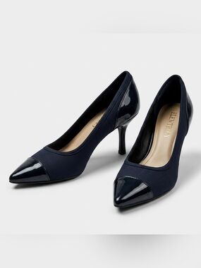 ELLEN TRACY PUMP SHOES size 7 1/2 M